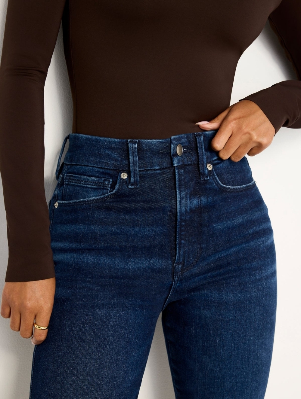 Good American High-Rise Straight Leg Jeans in Dark Indigo - Picture 2 of 15